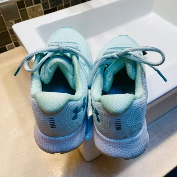 Under Armour HOVR INFINITE Women’s Tennis Shoes - Picture 4 of 7